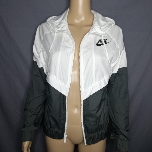 Nike black and white hooded windbreaker - Picture 2 of 7